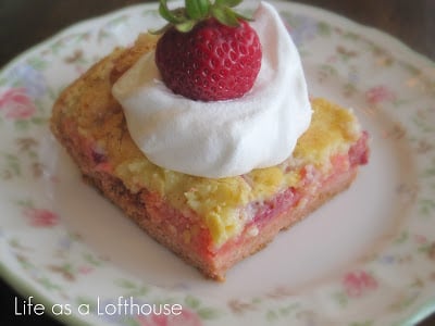 Strawberry ooey gooey Cake