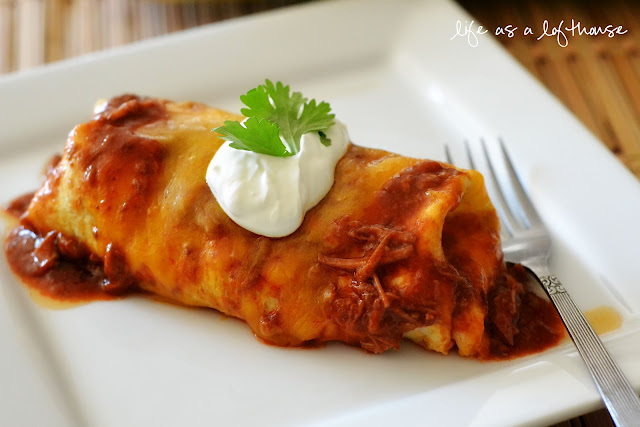Chile Colorado Burritos are delicious burritos filled with flavorful beef that slow cooks in the Crock Pot. Life-in-the-Lofthouse.com