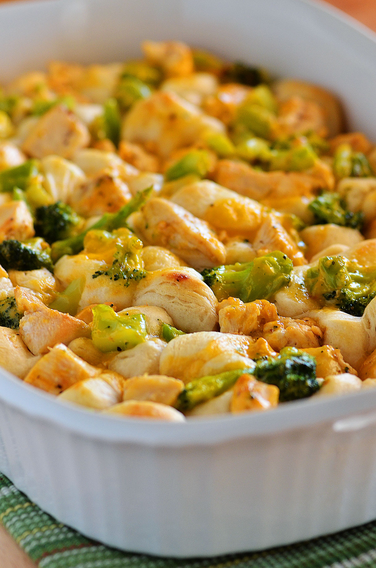 Chicken Broccoli Bubble Up Bake is a delicious, cheesy dinner made with only 3 ingredients. Life-in-the-Lofthouse.com