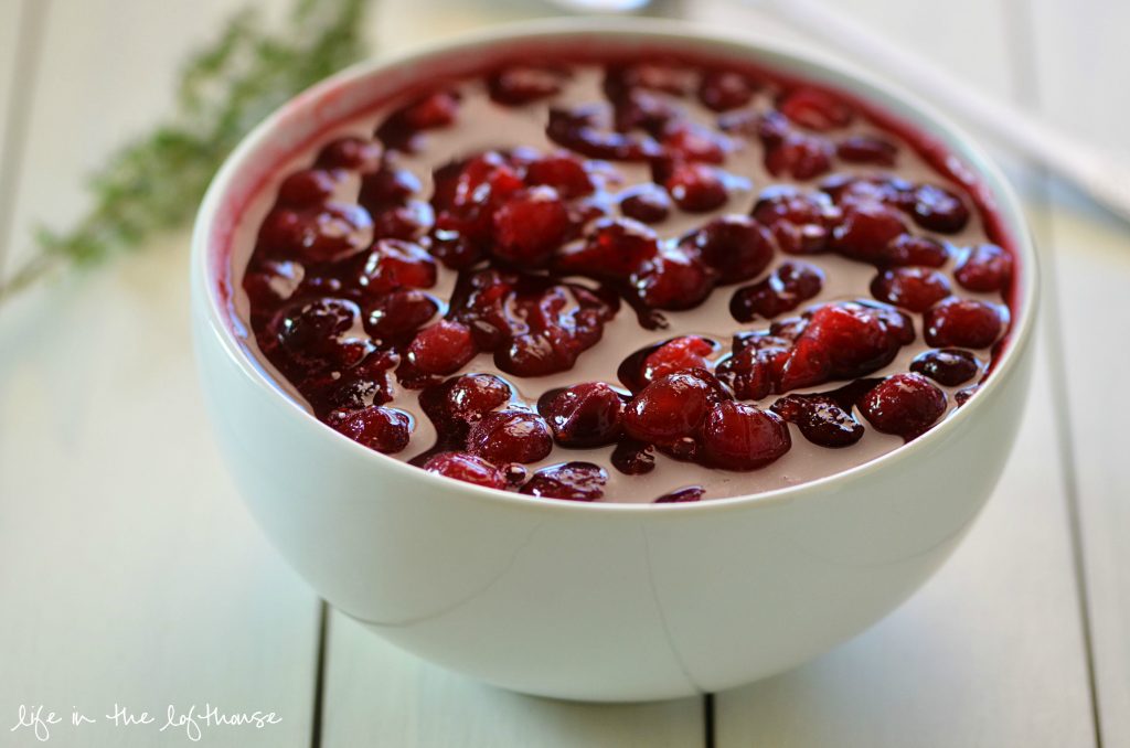 Classic and fresh cranberry sauce. Life-in-the-Lofthouse.com