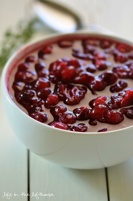 Classic and fresh cranberry sauce. Life-in-the-Lofthouse.com