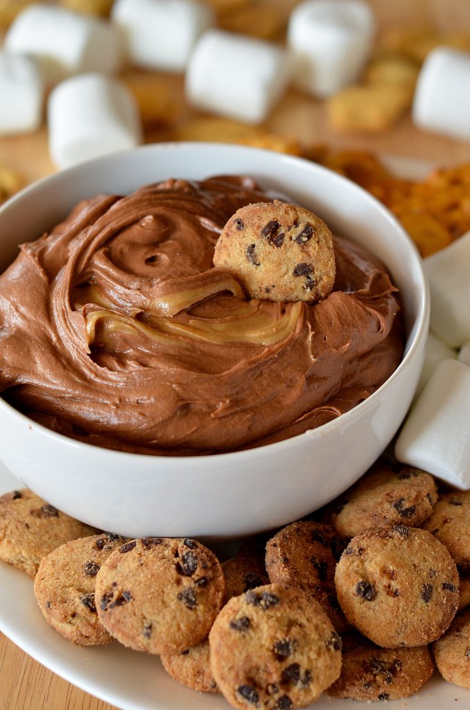 A creamy and delicious dip that tastes like brownie batter and peanut butter. Life-in-the-Lofthouse.com