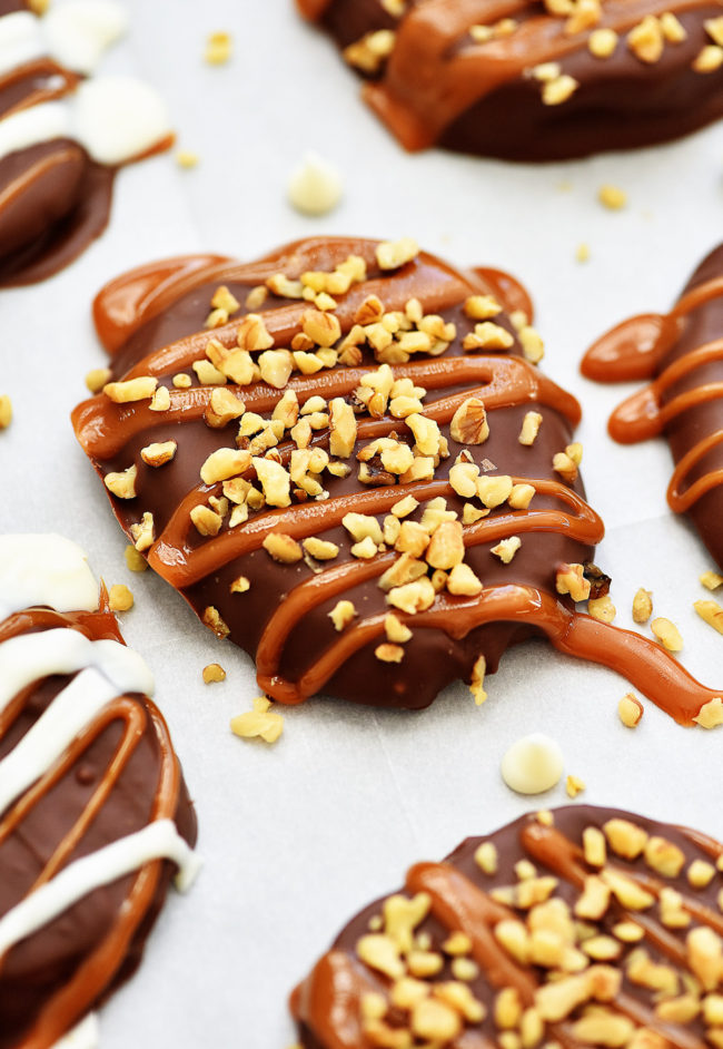 Caramel apple slices are slices of golden delicious apples that are drenched in chocolate, caramel and chopped nuts. Life-in-the-Lofthouse.com
