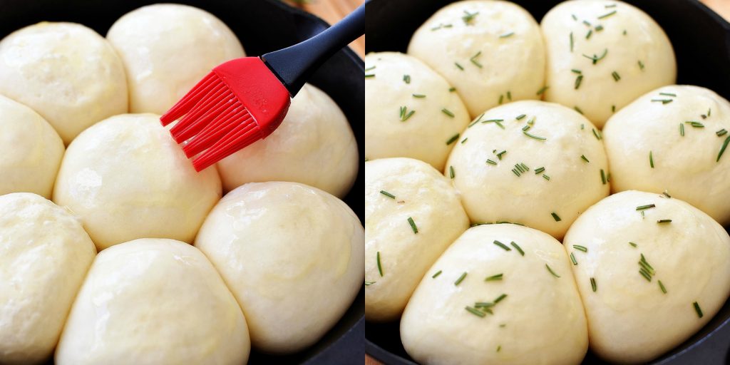 These Rosemary Rolls are fluffy and buttery with a hint of rosemary flavor. Life-in-the-Lofthouse.com