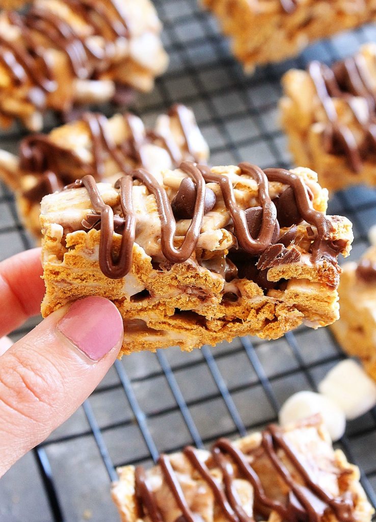 Golden Grahams S'mores Bars are filled with the classic cereal, marshmallows, and milk chocolate. Life-in-the-Lofthouse.com