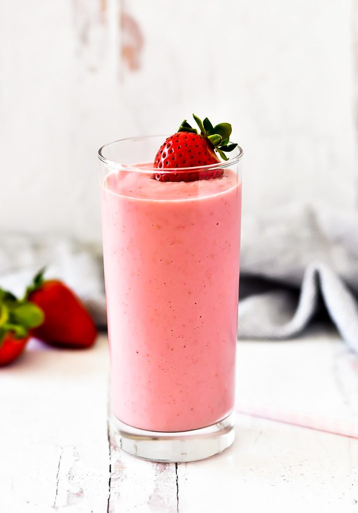 Strawberry Smoothies are delicious frozen drinks with lots of strawberry flavor. Life-in-the-Lofthouse.com