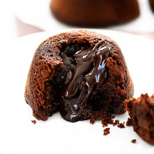 Easy Chocolate Lava Cakes for 2 • Bakerita